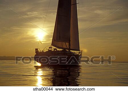 Picture - dusk, port, Day, boat, blackout, empty, abandoned. Fotosearch