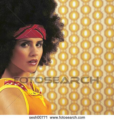 locken, seitenaufnahme, studioaufnahme, 70s, adults View Large Photo Image Stock Image - locken, seitenaufnahme, studioaufnahme, 70s, adults. Fotosearch