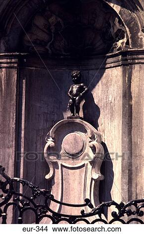 Manekin Pis Statue Brussels Belgium View Large Photo Image Picture - Manekin Pis Statue Brussels Belgium. Fotosearch
