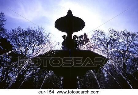 Picture - Water Fountain Jardin Anglais Geneva. Fotosearch