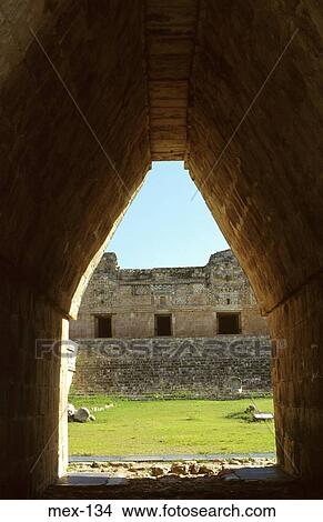Picture - Arch in a Wall at Teotihuacan Mexico. Fotosearch
