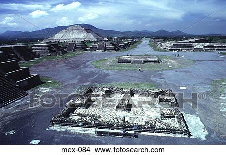 Picture - View to Pyramid of the Sun Teotihuacan Mexico. Fotosearch