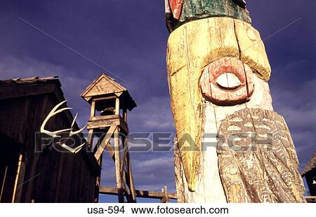 Picture - Bird Carved on Totem Pole Utah. Fotosearch