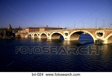 Pont Neuf Roman Bridge Toulouse France View Large Photo Image Picture - Pont Neuf Roman Bridge Toulouse France. Fotosearch