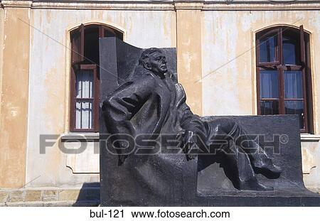 Stock Image - Statue Veliko Tarnovo Bulgaria. Fotosearch