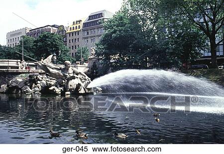 Kunigsallea Fountain Dusseldorf Germany View Large Photo Image Stock Photography - Kunigsallea Fountain Dusseldorf Germany. Fotosearch