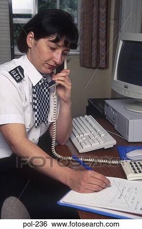 婦人警官 作成 A 電話 イギリス 画像コレクション Pol 236 Fotosearch