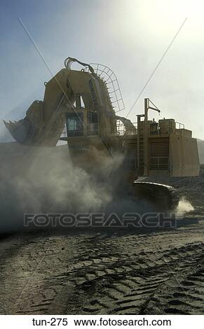 Heavy Hydraulic Shovel Phosphate Mine Tunisia View Large Photo Image Stock Photography - Heavy Hydraulic Shovel Phosphate Mine Tunisia. Fotosearch