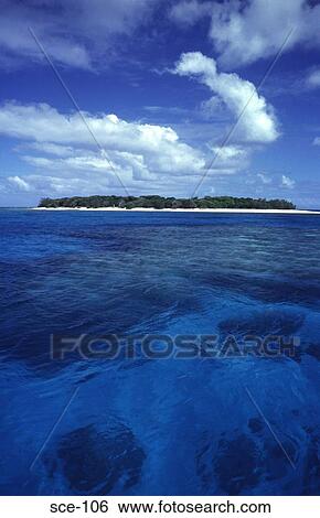 Tropical Island on the Great Barrier Reef Australia View Large Photo Image Stock Photograph - Tropical Island on the Great Barrier Reef Australia. Fotosearch