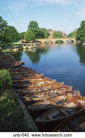 Punts Stratford upon Avon Warwickshire UK View Large Photo Image Stock Image - Punts Stratford upon Avon Warwickshire UK. Fotosearch