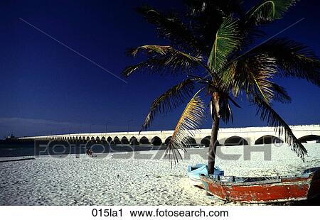 ARCH, BOAT, Beach, Arched, AMERICA View Large Photo Image Stock Image - ARCH, BOAT, Beach, Arched, AMERICA. Fotosearch