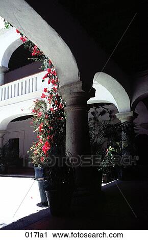 Arch, COLONIAL, BUILDING, around, AMERICA View Large Photo Image Stock Image - Arch, COLONIAL, BUILDING, around, AMERICA. Fotosearch
