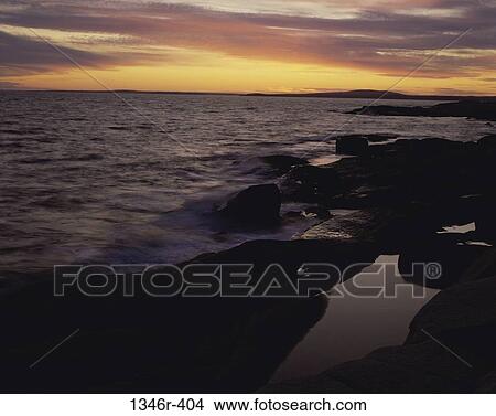 Picture - water, sea, ocean, dusk, evening, sunset. Fotosearch