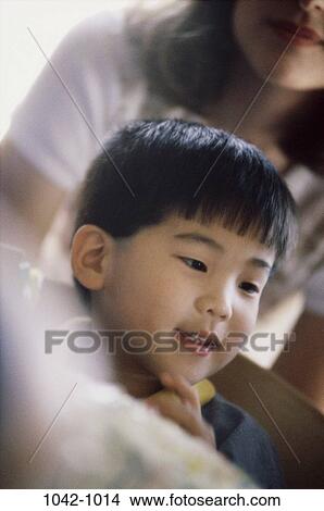 Picture - people, Asian, mother, happy, boy, smile, family. Fotosearch