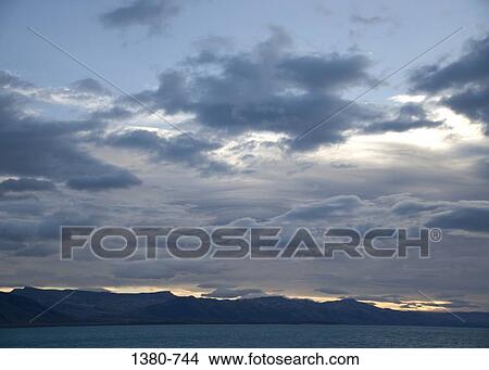 Picture - Icebergs floating on water, El Calafate, Patagonia, Argentina. Fotosearch