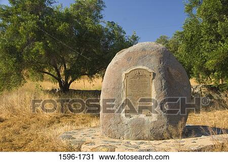 Stock Image - San Pasqual Battle Monument, San Pasqual Battlefield State Historic Park, Escondido, San Diego County, California, USA. Fotosearch