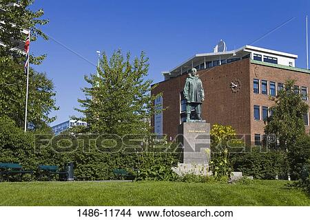 Picture - Statue of Roald Amundsen in a park, Tromso, Toms County, Nord-Norge, Norway. Fotosearch