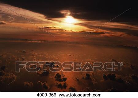 Stock Photograph - Clouds over the ocean, Gulf Of Mexico, Mexico. Fotosearch