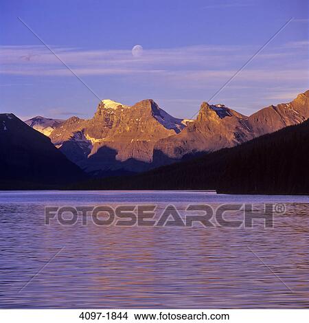 Picture - Lake with mountains in the background, Jasper National Park, Alberta, Canada. Fotosearch