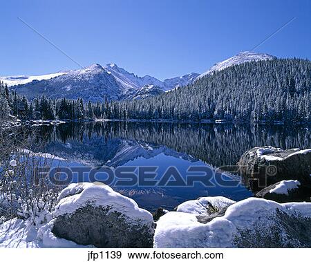 Inverno Mattina A Sopporti Lago Con Neve Fresca E Riflessione Di Montagne In Il Lago Montagna Rocciosa Nazionale Park Archivio Fotografico Jfp1139 Fotosearch