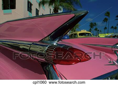 テールフィン の 型 ピンク キャデラック ストックイメージ Cpl1060 Fotosearch