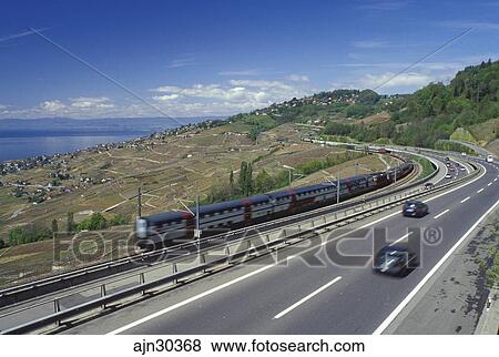 スイス Vaud Lavaux 湖 ジュネーブ ヨーロッパ 高速道路 そして 列車ライン 操業 によって 景色 ぶどう園 の Lavaux 中に 春 中に 州 の Vaud 写真館 イメージ館 Ajn Fotosearch