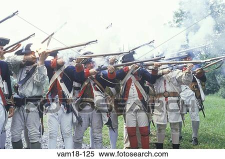 男性 服を着せられる 中に 18世紀 アメリカ人 軍 歩兵 衣装 火 マスケット銃 の間 Reenactment の アメリカ人 独立戦争 ストックフォト 写真素材 Vam18 125 Fotosearch
