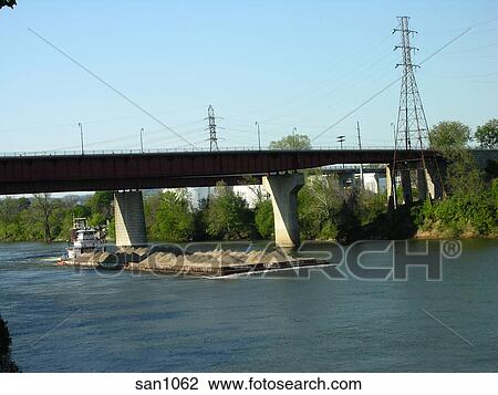 Cumberland River barge in Nashville, TN Stock Image | san1062 | Fotosearch