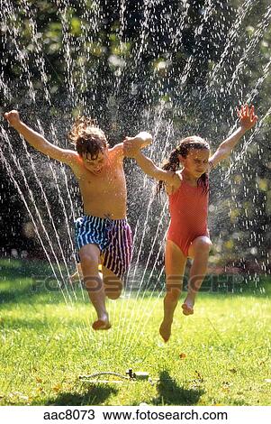 lawn sprinkler for kids