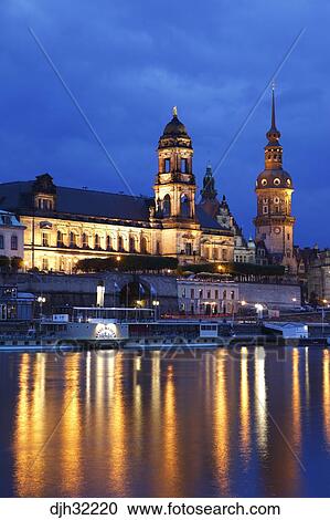 Deutschland Sachsen Dresden Alte Stadt Skyline Fluss Elbe