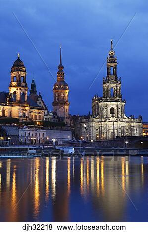 Deutschland Sachsen Dresden Alte Stadt Skyline Fluss Elbe
