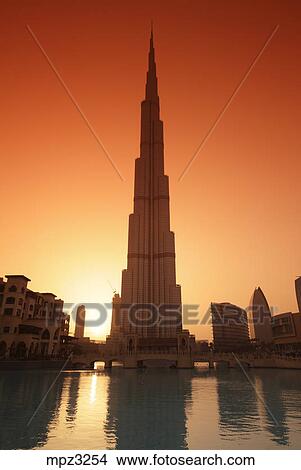 Burj Khalifa à Coucher Soleil Dubai émirats Arabes Unis Uae Image