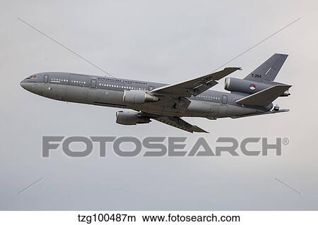 Picture - A KDC-10 tanker aircraft of the Royal Netherlands Air Force.. Fotosearch
