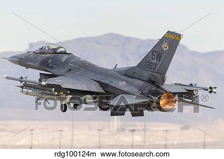 Picture - A U. S. Air Force F-16C Fighting Falcon taking off.. Fotosearch