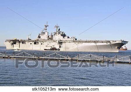 Picture - Amphibious assault ship USS Wasp.. Fotosearch
