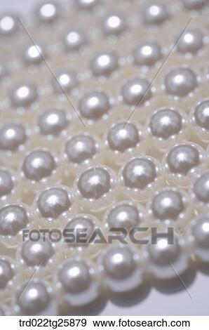 pearl necklace View Large Illustration Stock Illustration - pearl necklace. Fotosearch