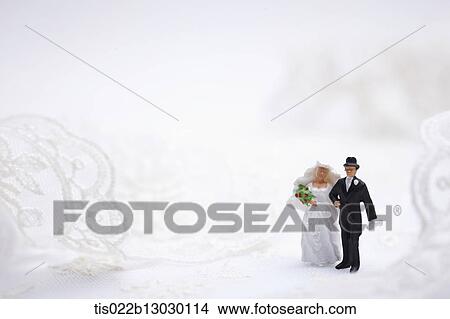Stock Illustration - tiny wedding figures. Fotosearch