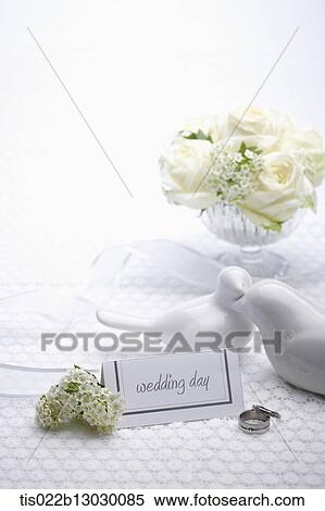 Stock Illustration - wedding cards with wedding rings. Fotosearch
