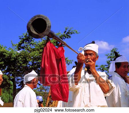 Koreaethnic customs town, ethnic customs town, bugle, Nongak, cloud, sky, Hanbok View Large Photo Image Picture - Koreaethnic customs town, ethnic customs town, bugle, Nongak, cloud, sky, Hanbok. Fotosearch