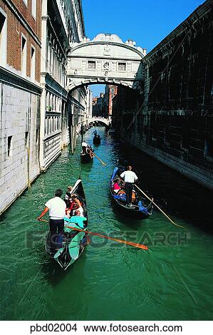 Picture - gondola, boat, ship, boat, ship, Venezia, traffic. Fotosearch