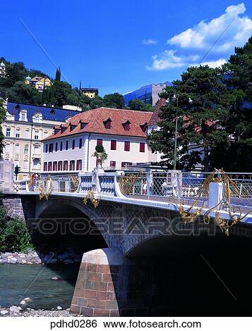 Verona, valley, canyon, mountain, bridge, bridge, building View Large Photo Image Stock Photograph - Verona, valley, canyon, mountain, bridge, bridge, building. Fotosearch