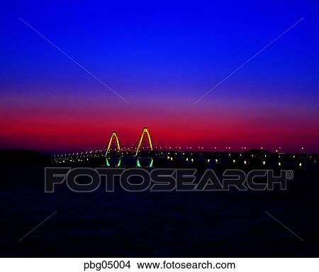 Picture - bridge, building, structure, architecture, traffic and street, traffic and road, traffic and way. Fotosearch
