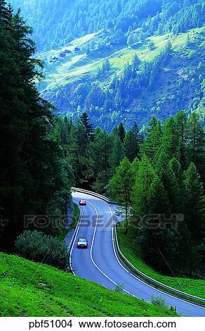 Picture - traffic and street, traffic and road, traffic and way, nucleus, mainstay, key industries, street. Fotosearch