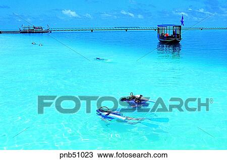Stock Image - travel place, destination, day, two people, leisure, leisure, Maldives. Fotosearch