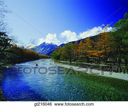 自然 風景 景色 現場 川 秋 かえで 画像コレクション Gt Fotosearch