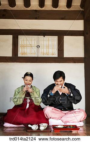 festival day, New Year's Day, Korean clothes, tradition, clothes, harvest festival, outdoor View Large Photo Image Picture - festival day, New Year's Day, Korean clothes, tradition, clothes, harvest festival, outdoor. Fotosearch