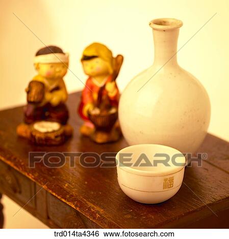 Stock Photograph - wine and rice cake, antique, lifestyle object, folk, Korean tradition, tradition, Korea. Fotosearch