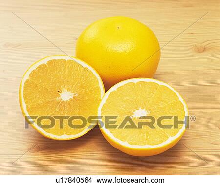 Picture - Grapefruit, sliced. Fotosearch