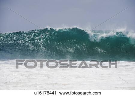 Stock Image - Ocean waves. Fotosearch