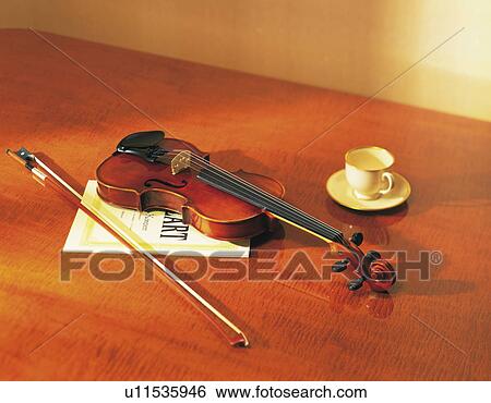 Stock Photograph - Violin. Fotosearch